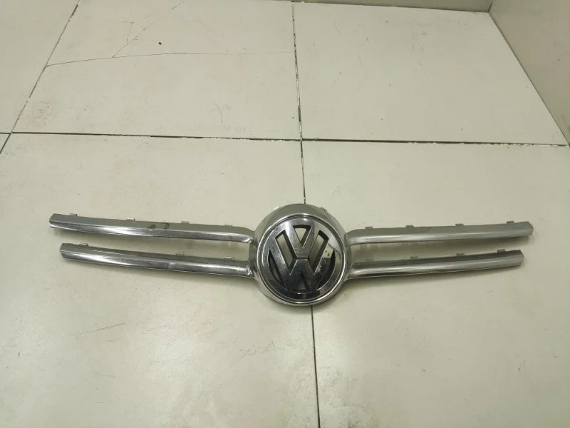 Накладка решетки радиатора Volkswagen Touareg 1