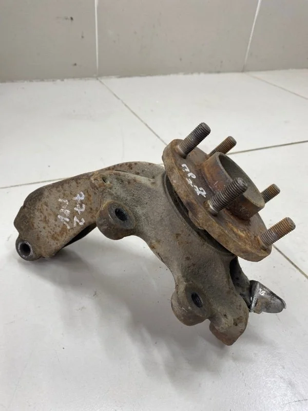 Кулак поворотный передний левый Ford Focus 2 СЕДАН