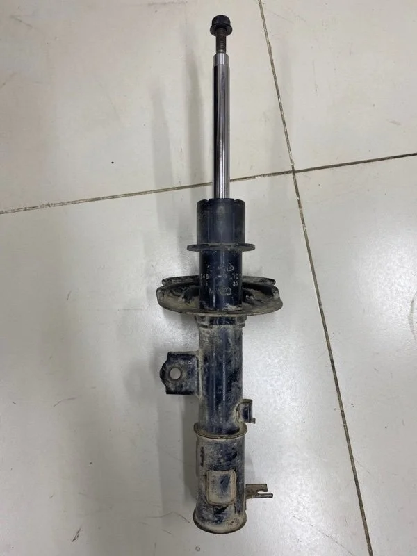 Амортизатор передний правый Hyundai Solaris 1 RB