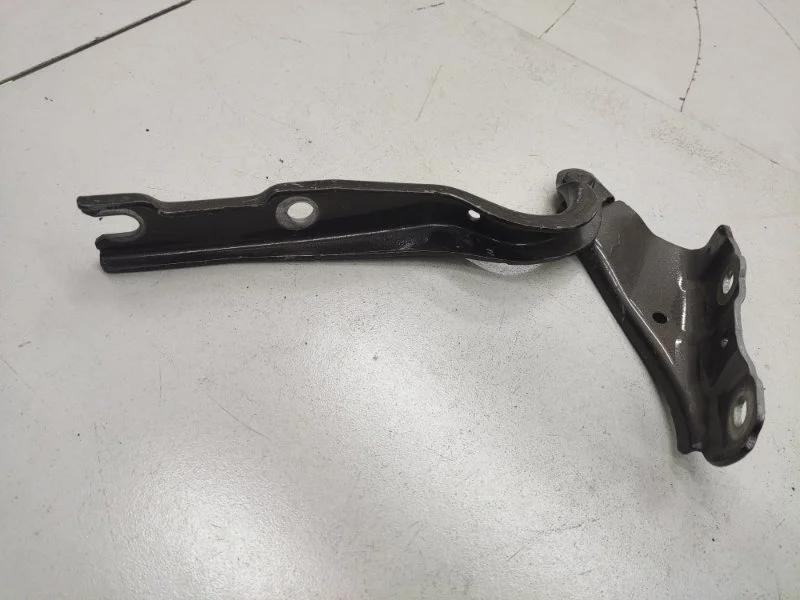 Петля капота правая Skoda Rapid 2