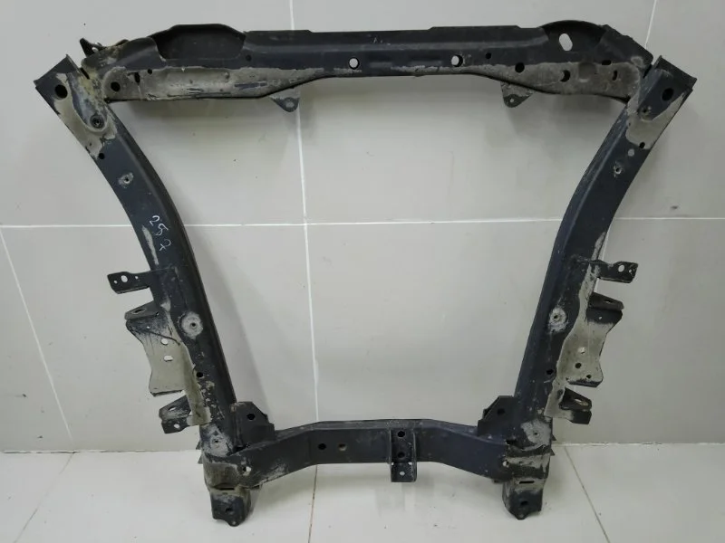 Балка подмоторная передняя Renault Duster 1