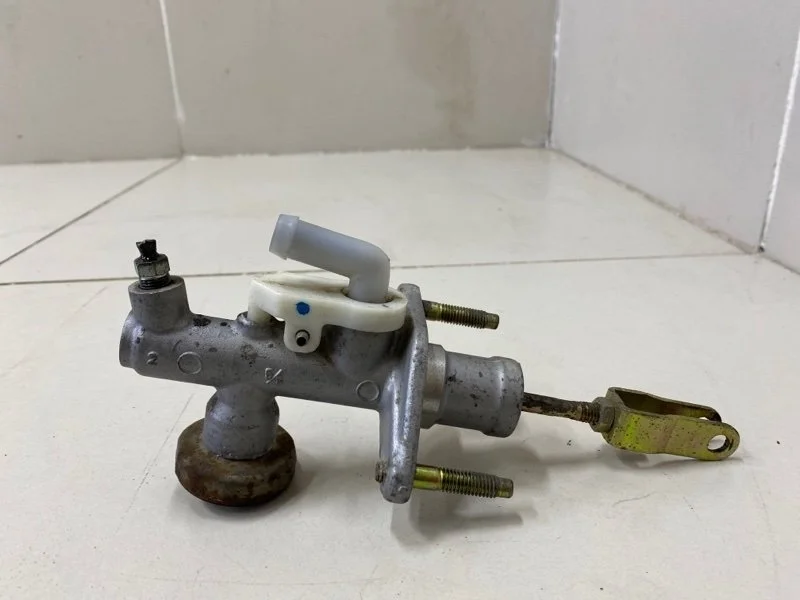 Цилиндр сцепления главный Nissan Almera Classic