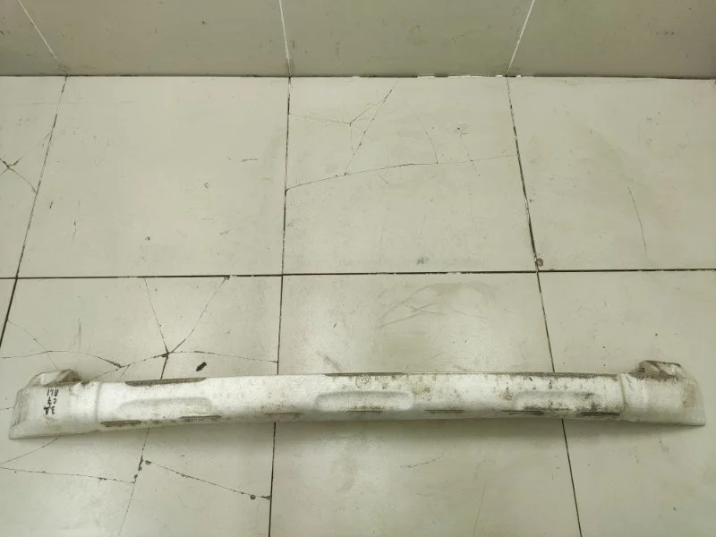 Наполнитель бампера передний Toyota Land Cruiser