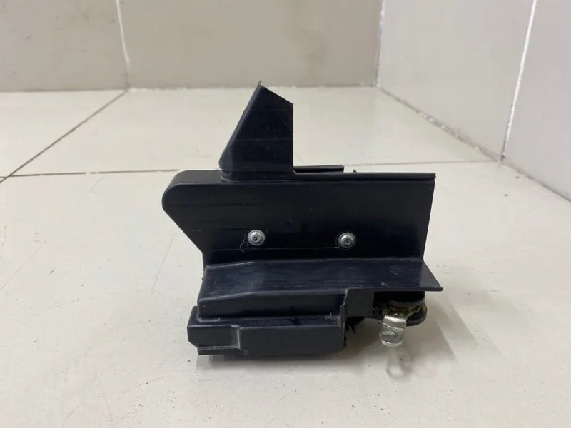 Замок двери задний правый Renault Sandero Stepway