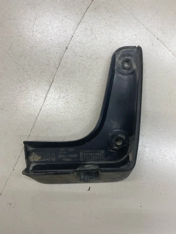 Брызговик задний левый Kia Cerato 4 BD