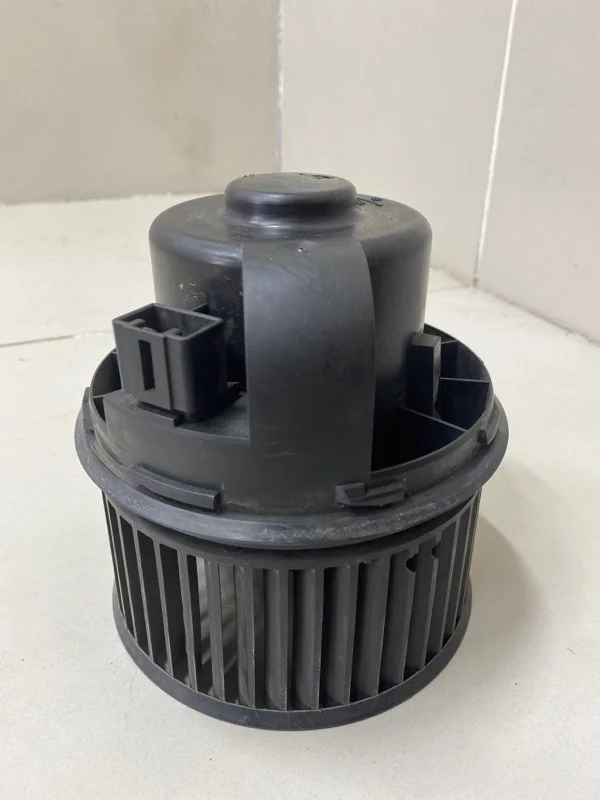 Моторчик отопителя Ford Focus 2 СЕДАН HXDB 1.6