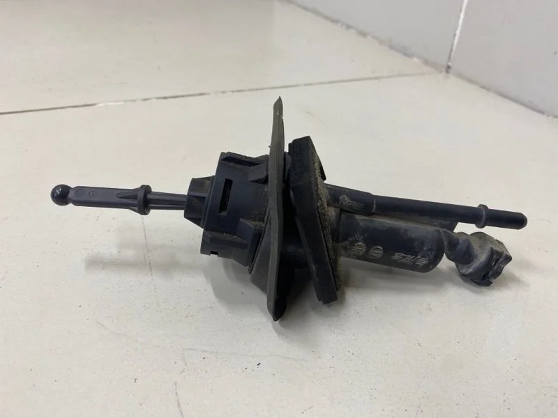 Цилиндр сцепления главный Ford Focus 2 СЕДАН HXDB