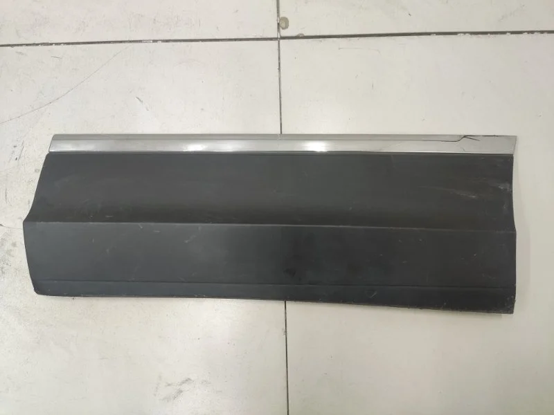 Молдинг двери задний левый Volkswagen Tiguan 2