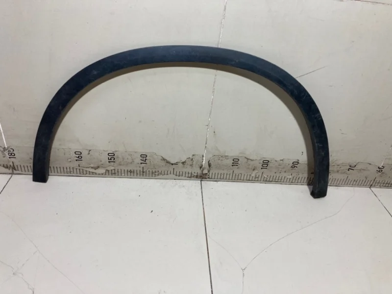 Накладка на крыло передняя левая Mercedes-Benz