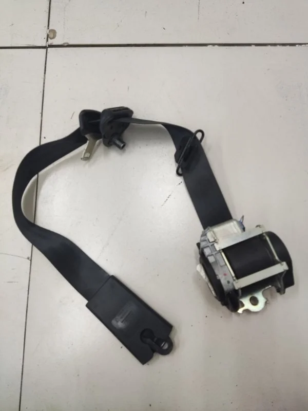 Ремень безопасности с пиропатроном передний левый