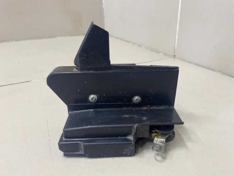 Замок двери задний правый Renault Logan 2 СЕДАН