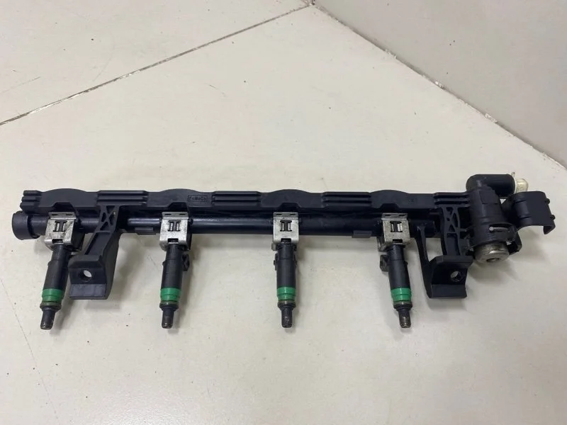 Рейка топливная (рампа) Ford Focus 2 СЕДАН HXDB