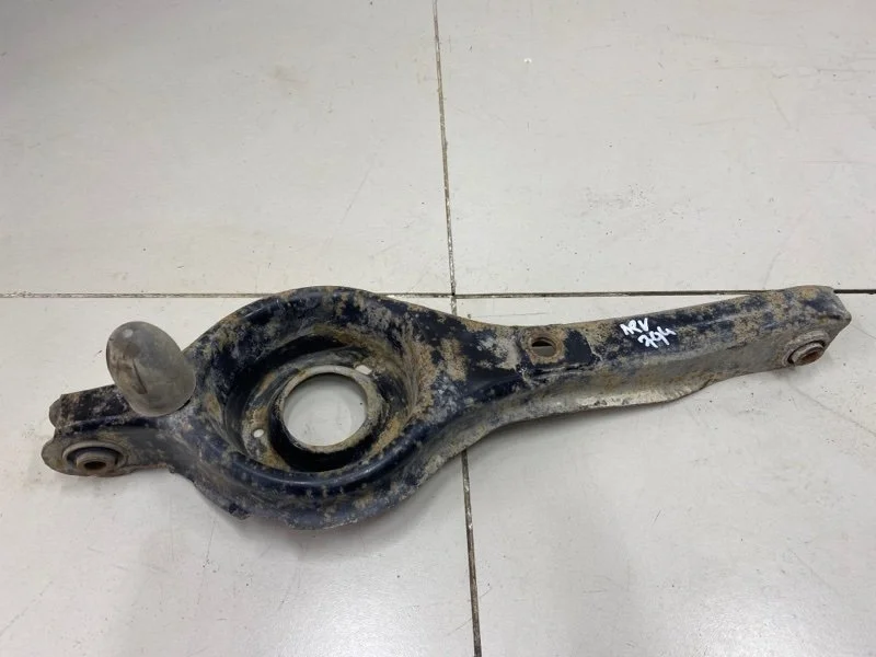 Рычаг подвески поперечный нижний задний левый Ford