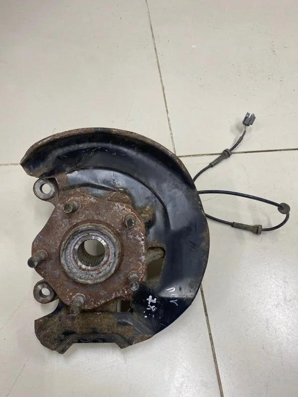 Кулак поворотный передний левый Nissan X-Trail T32