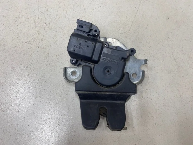 Замок багажника Mitsubishi Lancer 10 CY1A СЕДАН