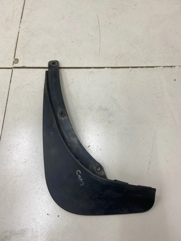 Брызговик задний левый Skoda Yeti До 2013