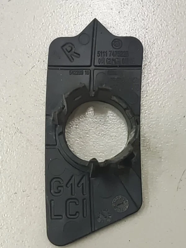 Кронштейн датчика парковки передний правый BMW