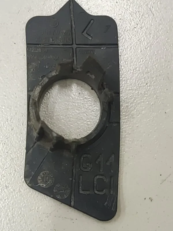 Кронштейн датчика парковки передний левый BMW