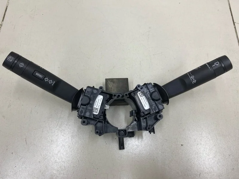 Блок подрулевых переключателей Chevrolet Cruze 1