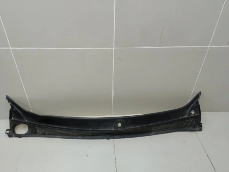 Решетка стеклоочистителей (планка под лобовое