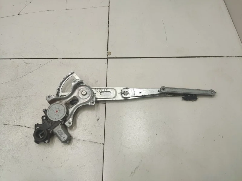 Стеклоподъемник элект. передний левый Toyota RAV4