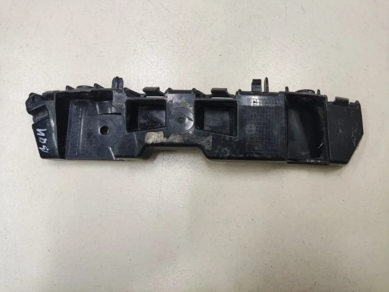 Кронштейн бампера передний правый Renault Sandero