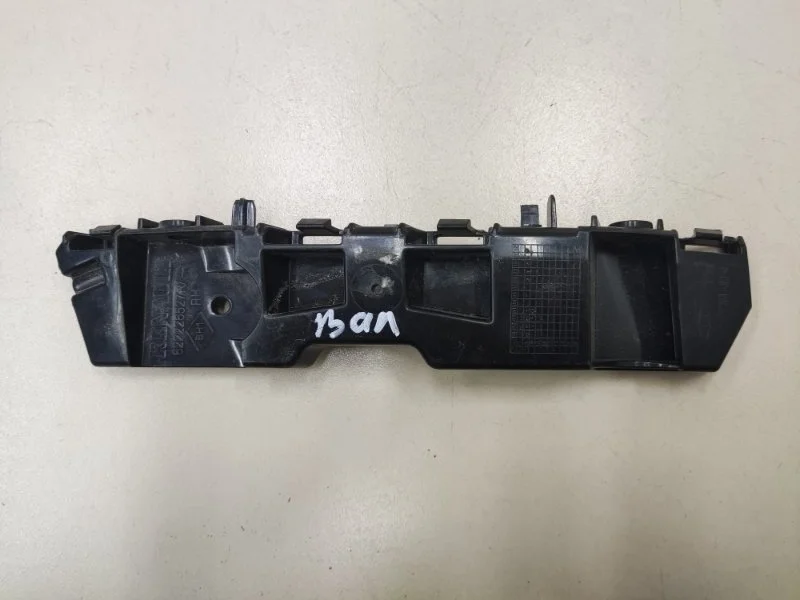 Кронштейн бампера передний правый Renault Sandero