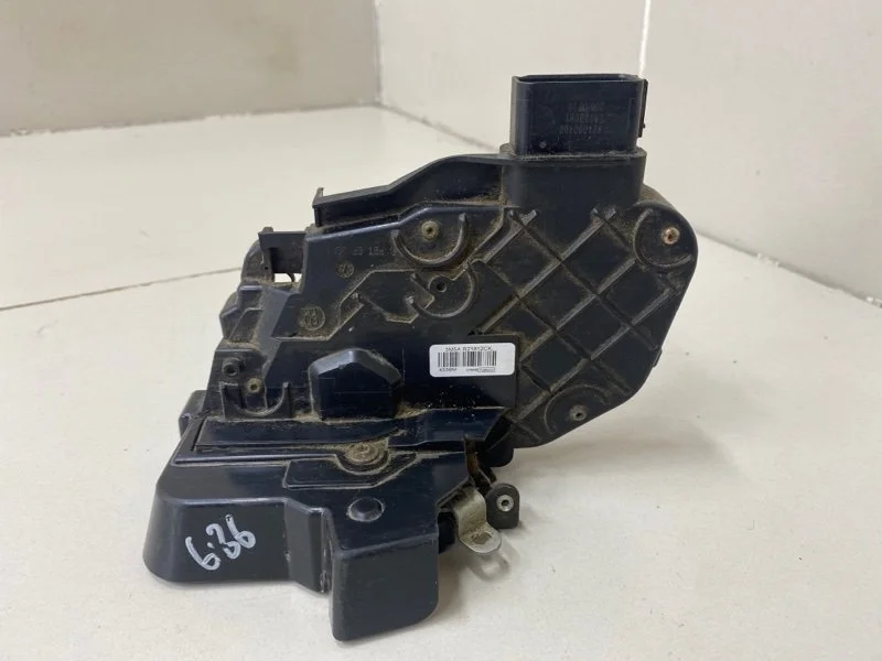 Замок двери передний правый Ford Focus 2 СЕДАН