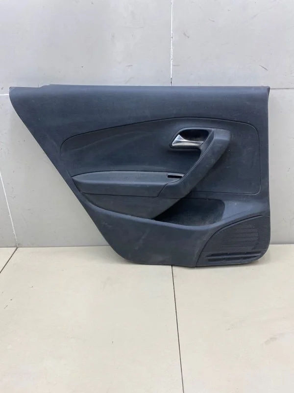 Обшивка двери задняя левая Volkswagen Polo 5