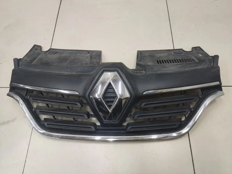 Решетка радиатора Renault Logan 2 После 2018