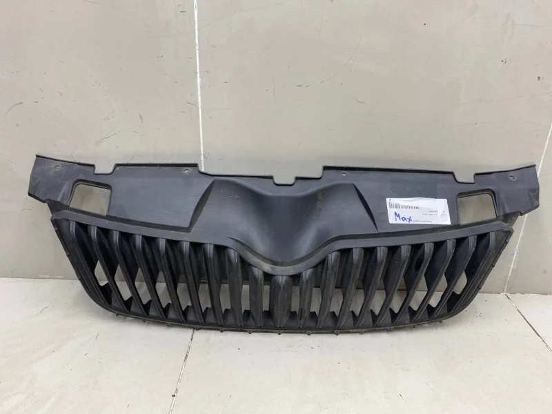 Решетка радиатора Skoda Fabia 2 После 2010