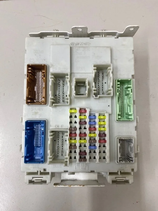 Блок предохранителей салонный Ford Focus 3 СЕДАН