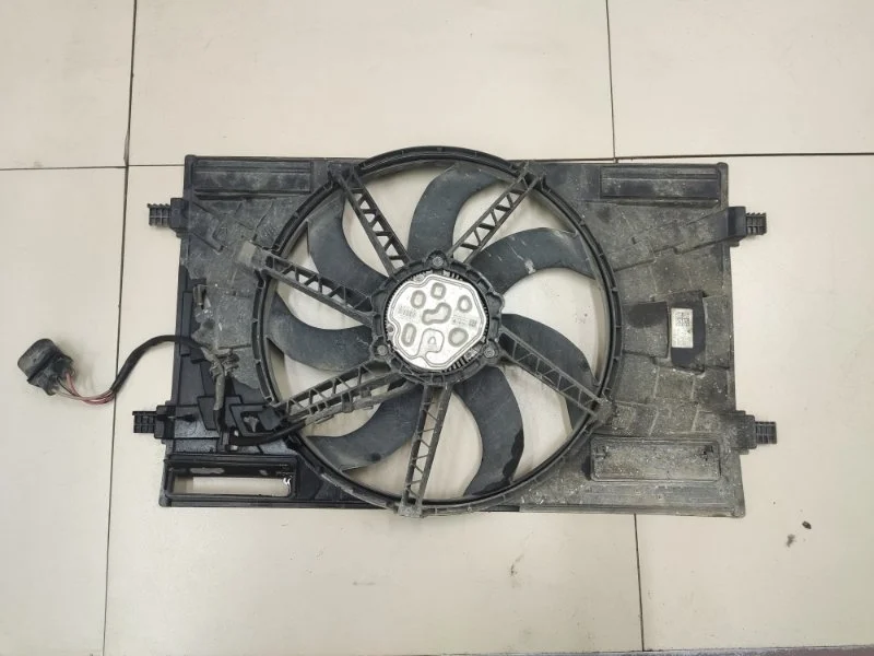 Вентилятор радиатора Skoda Octavia A7 CWVA 2018