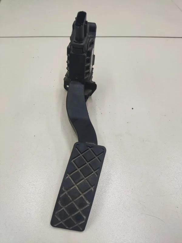 Педаль газа Skoda Octavia A7 CWVA 2018