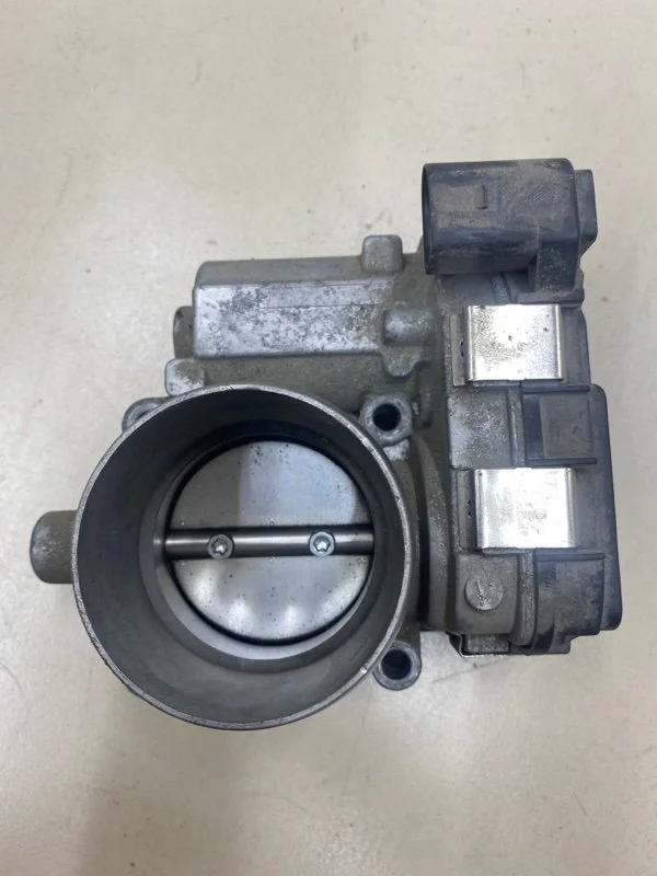 Заслонка дроссельная электрическая Skoda Octavia