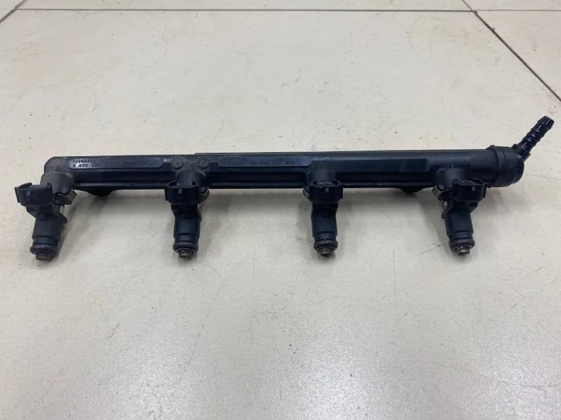 Рейка топливная (рампа) Skoda Octavia A7 CWVA 2018