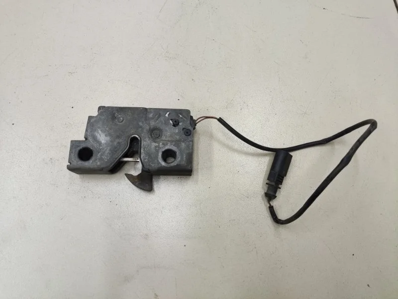 Замок капота Skoda Octavia A7 CWVA 2018