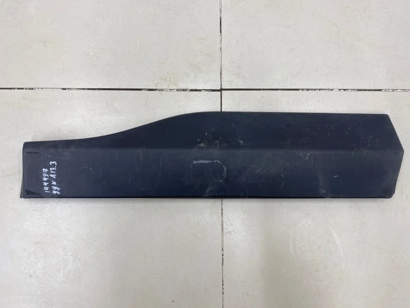 Молдинг двери задний правый Toyota RAV4 XA50