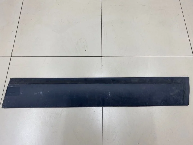 Молдинг двери передний правый Nissan Qashqai J10