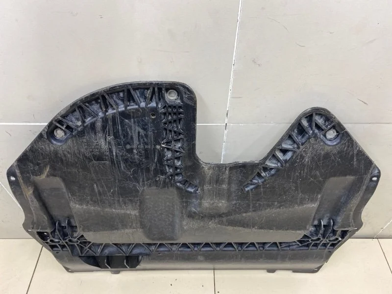 Пыльник двигателя центральный Volkswagen Polo 5