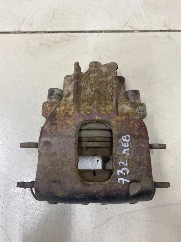 Суппорт тормозной передний левый Ford Focus 1 CDDA