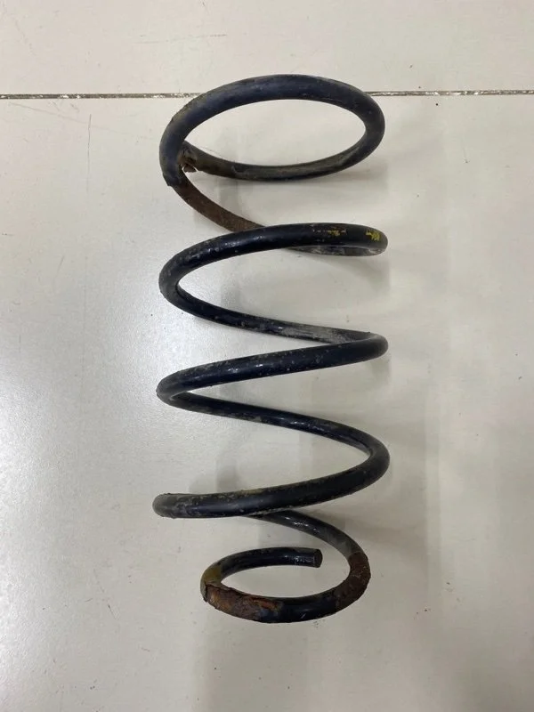 Пружина передняя Ford Focus 3 СЕДАН PNDA 1.6