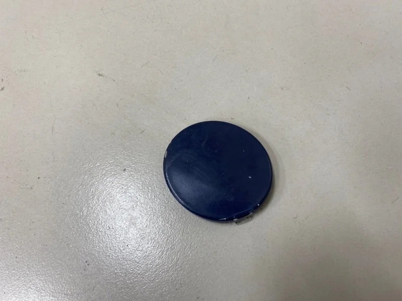 Заглушка буксировочного крюка передняя Ford Focus