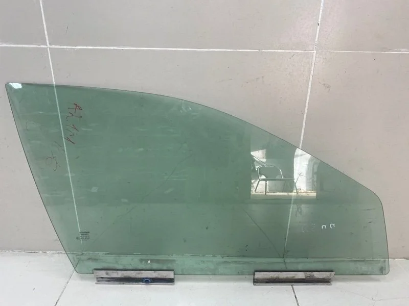 Стекло двери переднее правое Volvo S80 TS B5244S