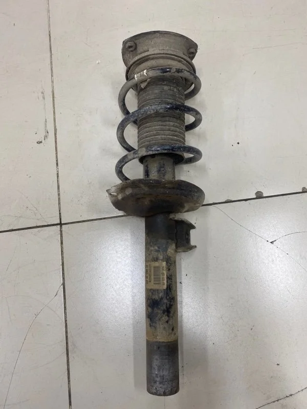 Амортизатор (В сборе) передний Skoda Octavia A7