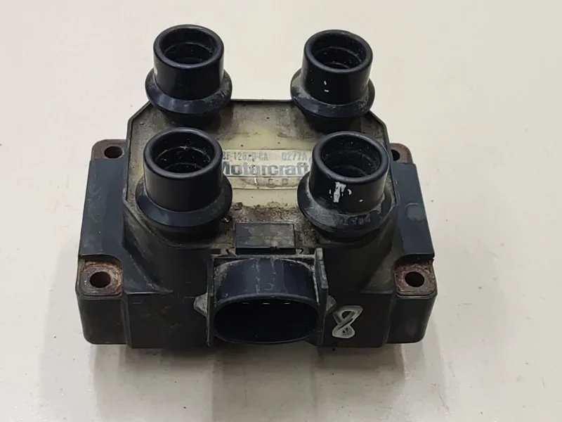 Катушка зажигания Ford Escort 6 1.8 1997