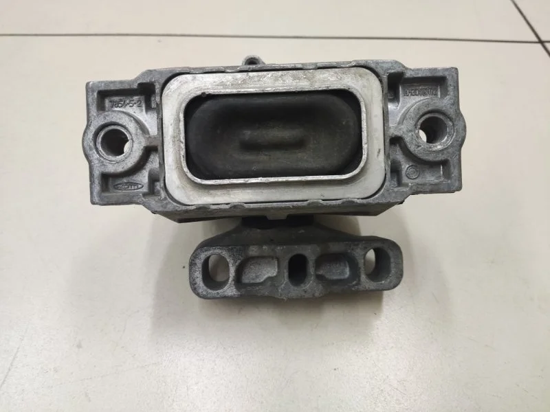 Опора двигателя правая Volkswagen Golf 5 1K