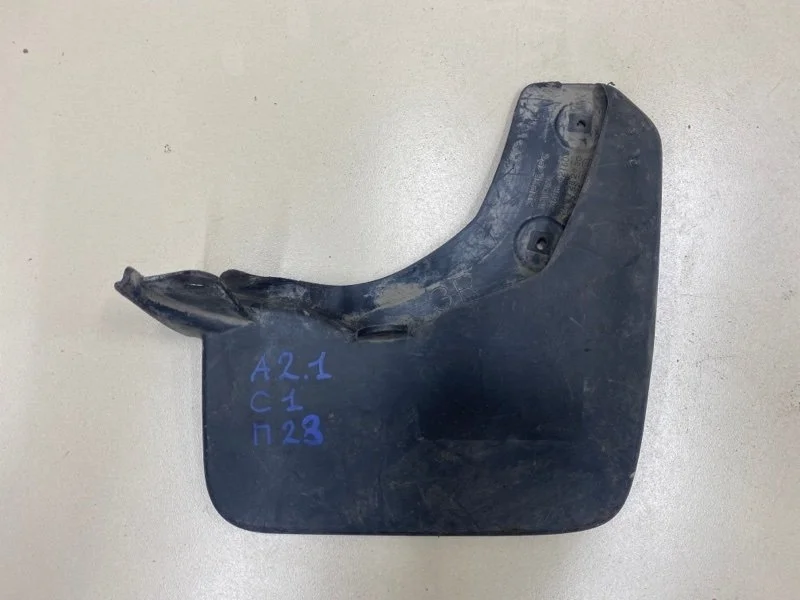 Брызговик задний правый Toyota RAV4 XA50