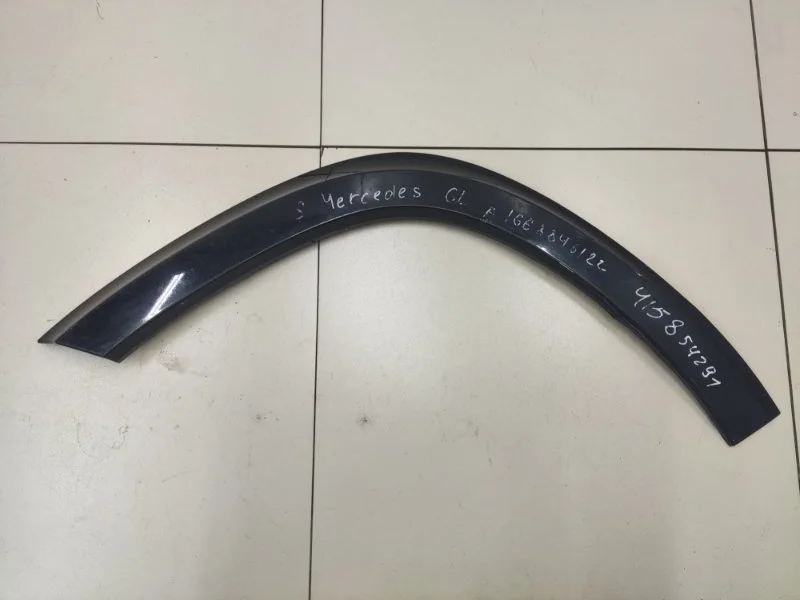 Накладка на крыло передняя левая Mercedes-Benz