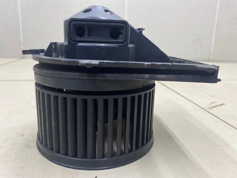Моторчик отопителя Audi A3 8L1 ХЭТЧБЕК (3ДВ) AEH